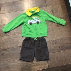 Carter’s VW Bug sweatshirt & shorts size 18 months